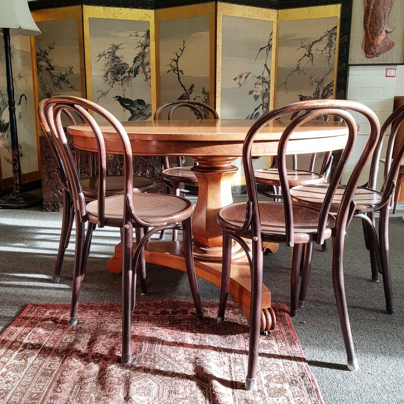 Colonial Cedar Tilt-Top Dining Table c.1840 // Bentwood Chair #18 with pressed pattern seat by TON, made in Czech Republic 
