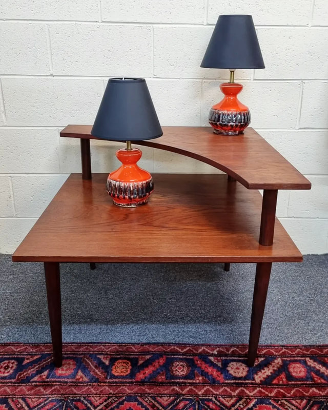 Mid Century Two Tier Corner Coffee Table by Parker Furniture, Aus. c.1960 // Retro Burnt Orange Drip Glazed Ceramic Lamps c.1960
