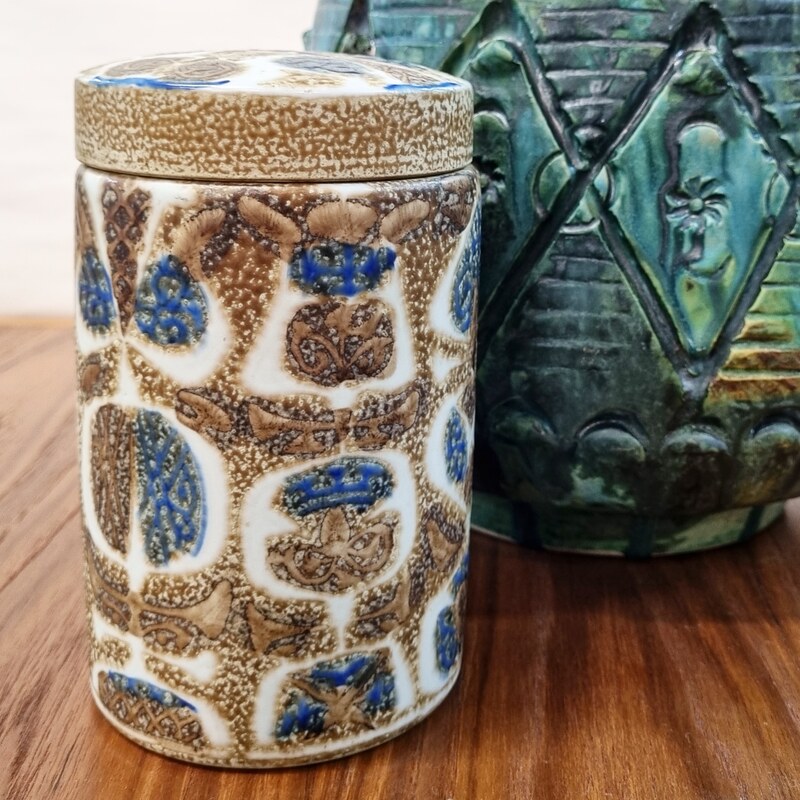 Fajence Ceramic Lidded Jar / Humidor by Nils Thorsson for Royal Copenhagen, marked 720/3404 c.1960