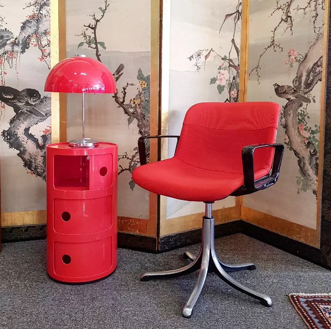 Kartell componbilli unit designed by Anna Castelli & Tecno Modus swivel chair designed by Osvaldo Borsani